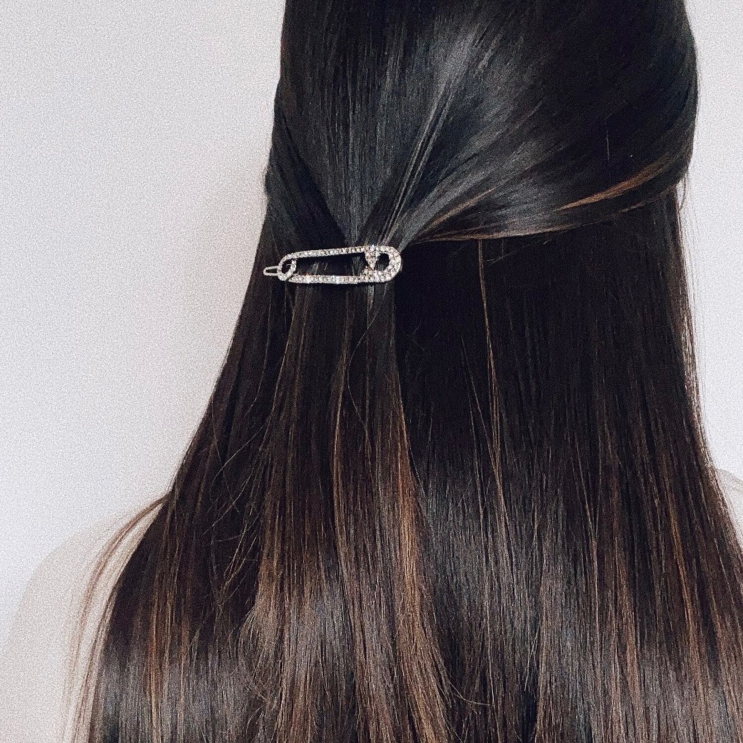 THE SAFETY PIN (PIN PARA CABELLO)